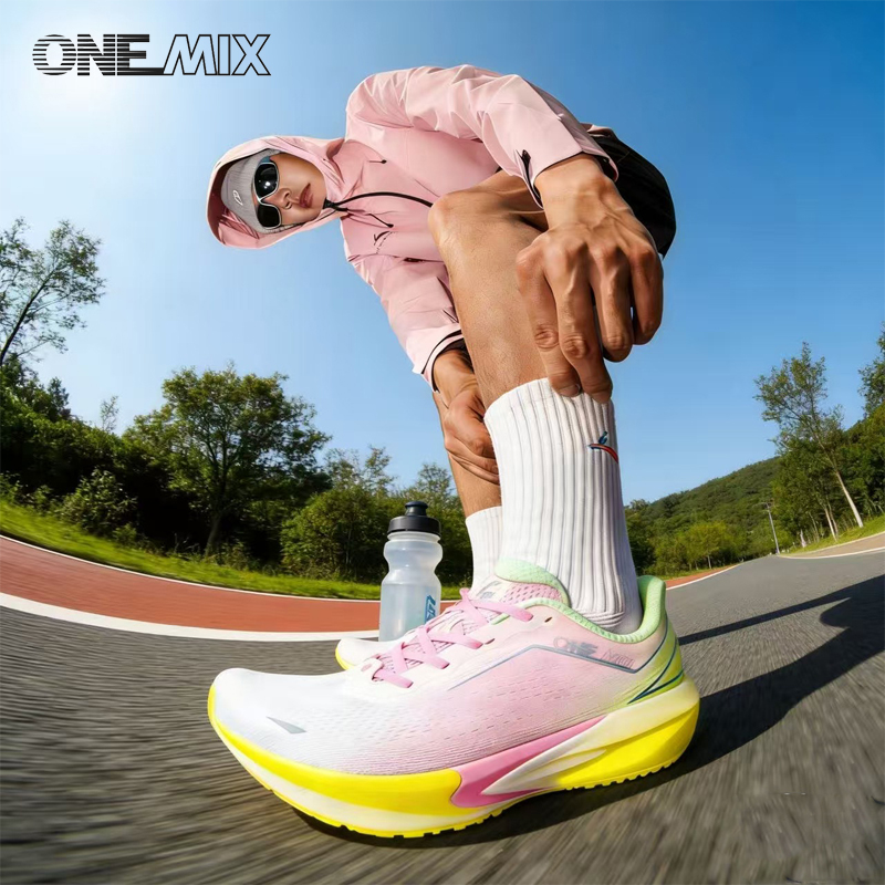 Reflective Night Running Shoes - ONEMIX รองเท้าวิ่งสำหรับผู้ชาย รองเท้าวิ่งออกกำลังกายกลางแจ้งแบบเบาพิเศษ รองเท้าผ้าใบกันลื่น รองเท้าเดินที่ทนทานต่อการสึกหรอ