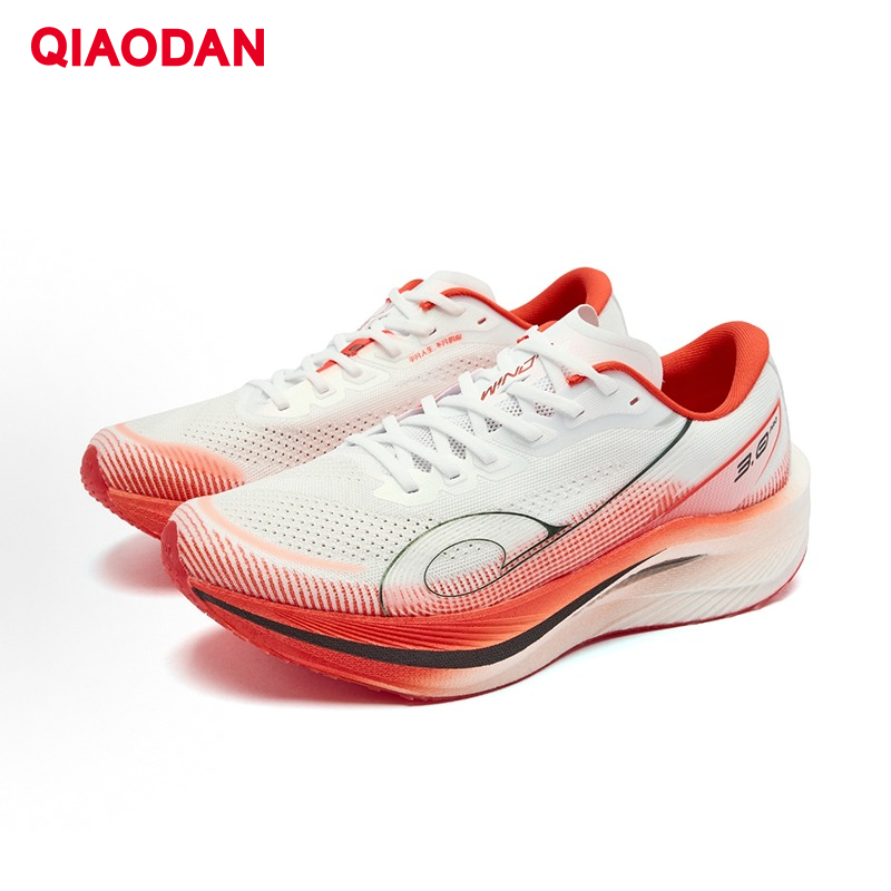 Carbon Plate Marathon Racing Shoes - QIAODAN WIND 3PRO รองเท้าวิ่งมาราธอนคาร์บอนเพลทรองเท้าฝึกซ้อมสำหรับแข่งขันใหม่ผู้ชายรองเท้าผ้าใบดูดซับแรงกระแทก QDB023252298T