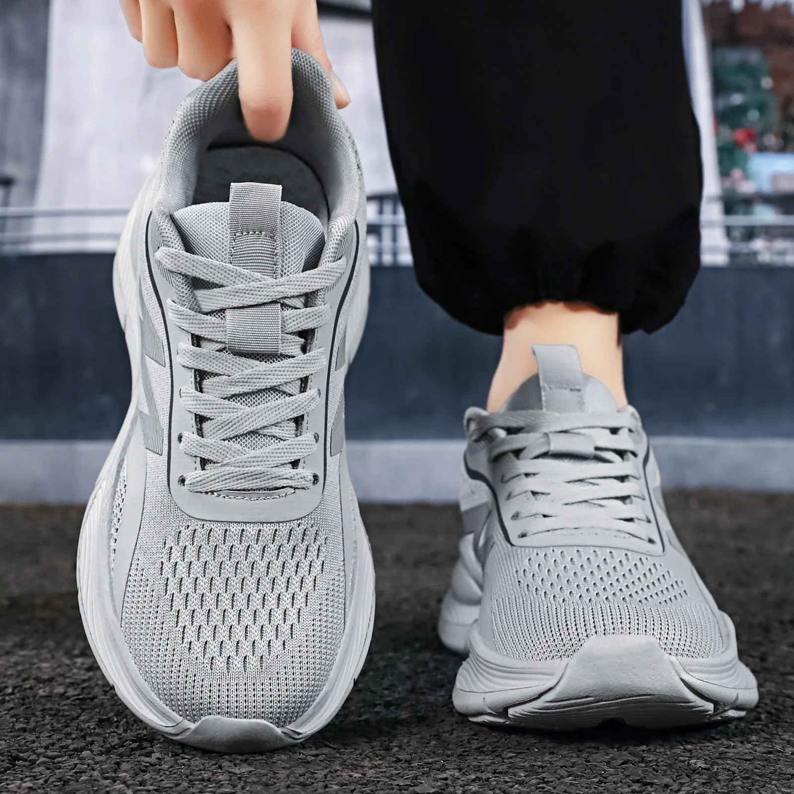 รองเท้าผ้าใบวิ่งตาข่ายสำหรับผู - Shock Absorbing Gym Trainers บทวิจารณ์และราคา